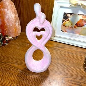 Sweet love statue and diffuser